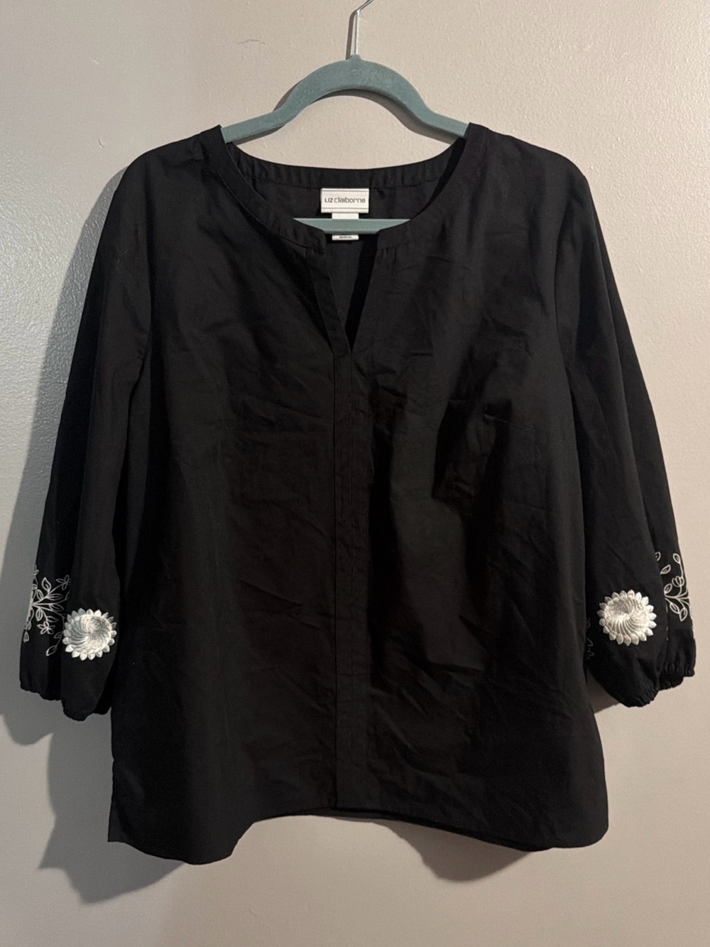 Liz Claiborne Black Embroidered Sleeve Split
Neck Blouse XL Cotton Blend